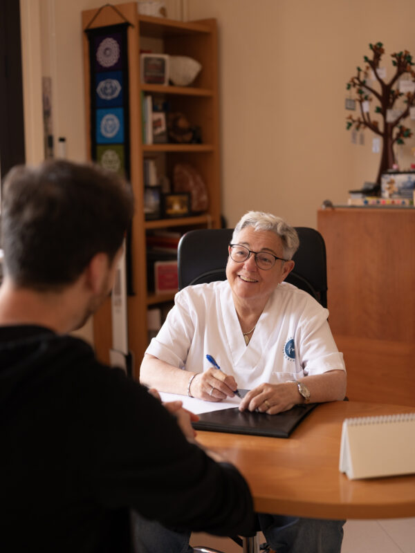 Leonor Martín especialista en Hidroterapia de Colón amb aigua de mar
