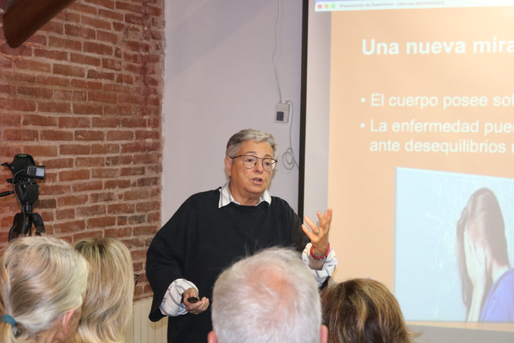 Leonor Martín en conferència Hidròterapia de Colón